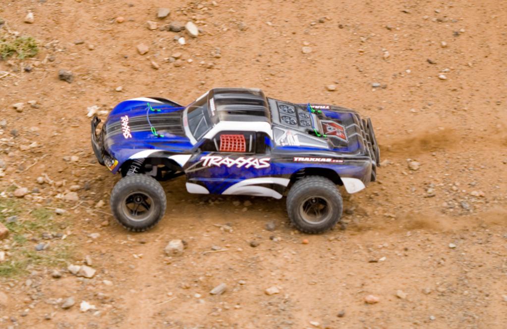 traxxas slash 4x2