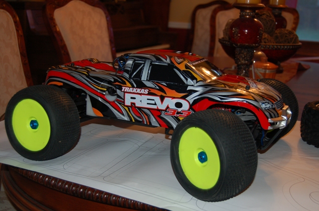 traxxas revo 2.0