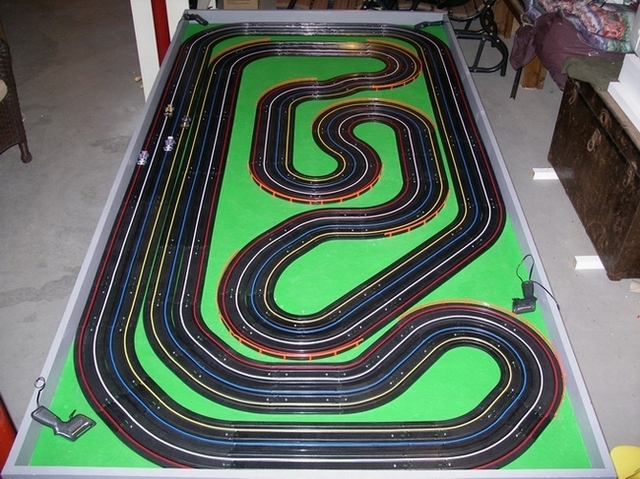 Slot car tracks